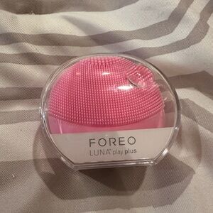 Foreo Luna Play Plus pearl pink $50